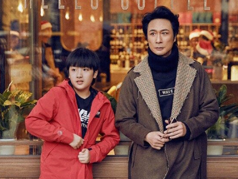 吴镇宇儿子颜值长在意料外，明显发胖伙食得多好？还好有身高撑着