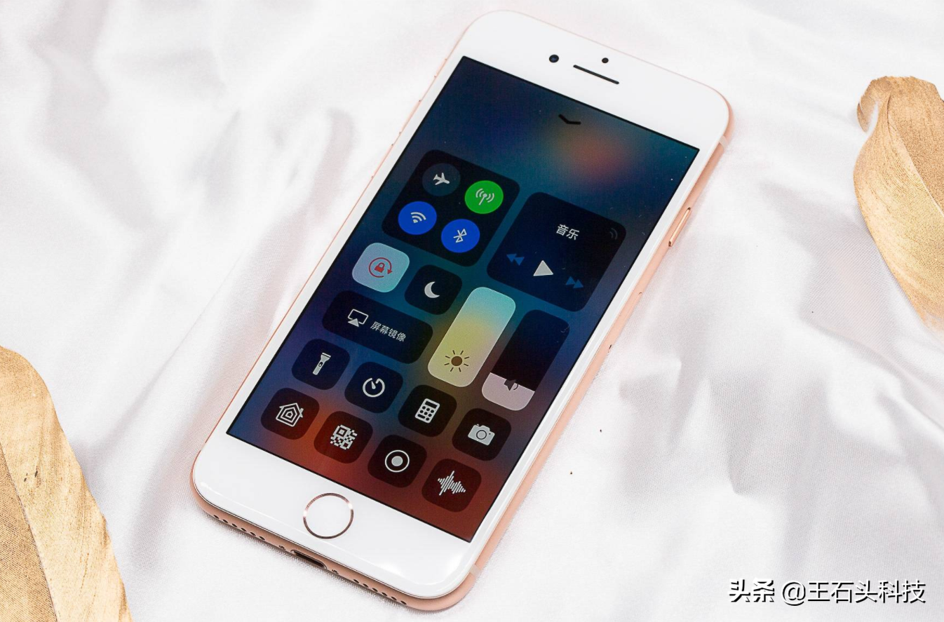 华为换成苹果，iPhone 12体验三天后，憋了满肚子心里话