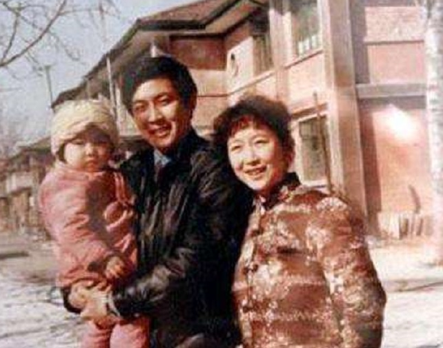 陈宝国：一段婚姻一个孩子，与妻子相爱47年，儿子也是男一号