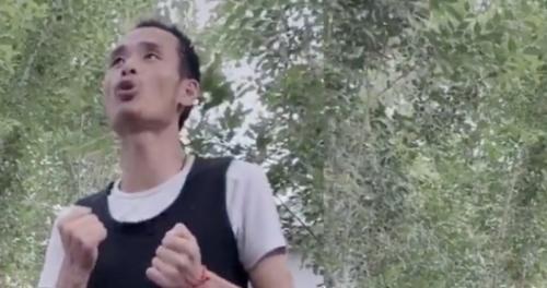 大衣哥被迫“收徒”？村民强行拜师，在朱之文