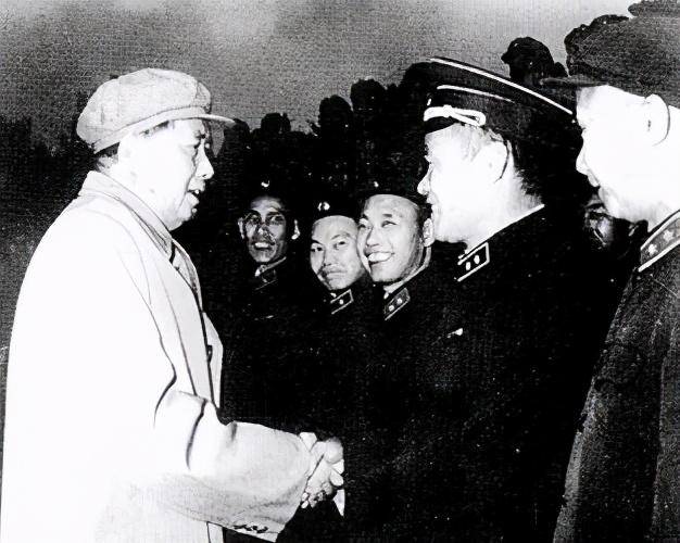 杜义德：击毙王近山战马，68岁坐镇西北，邓小平