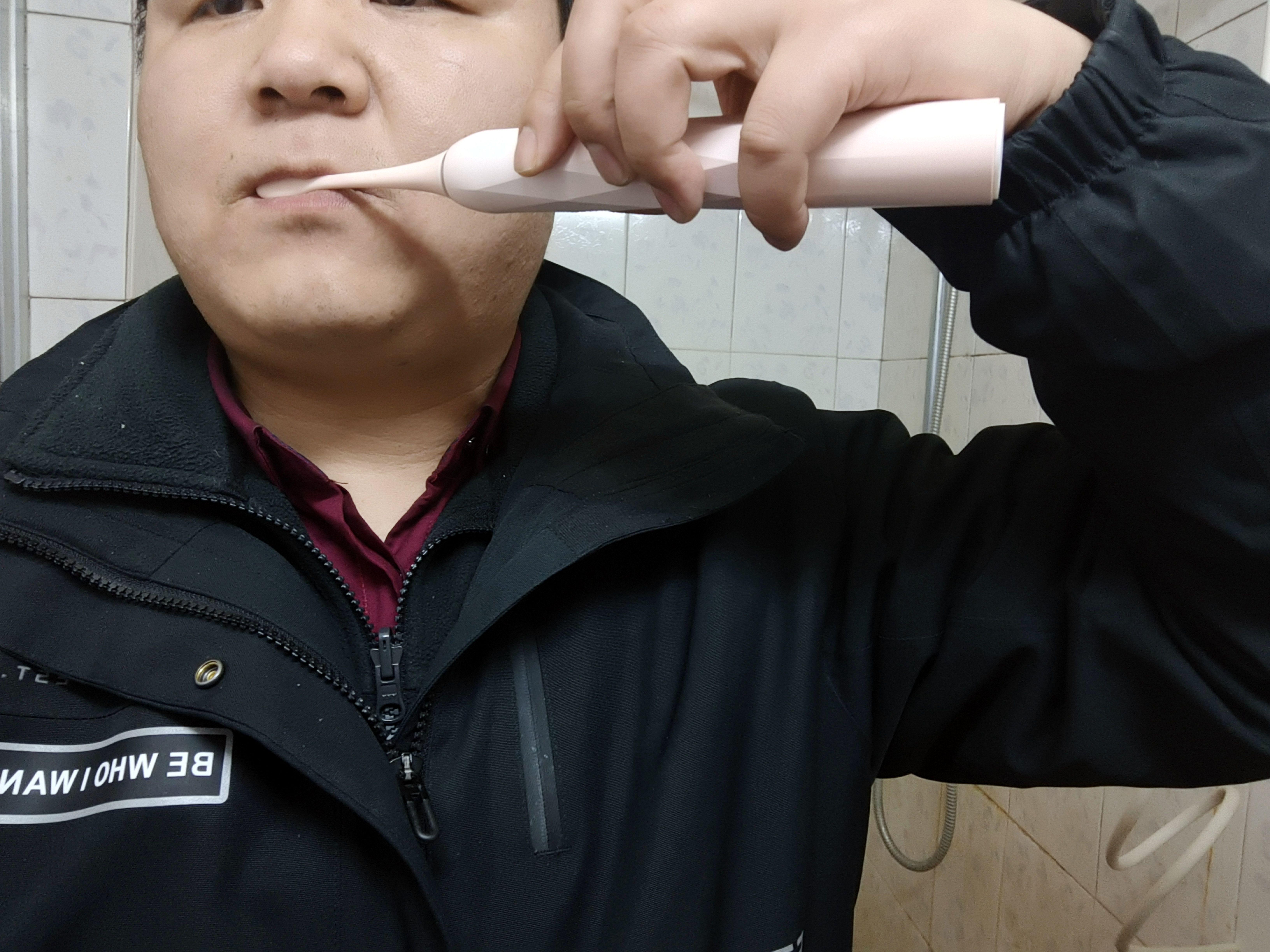 奔驰同供应商生产的磁悬浮马达来造牙刷？扉乐电动牙刷简评