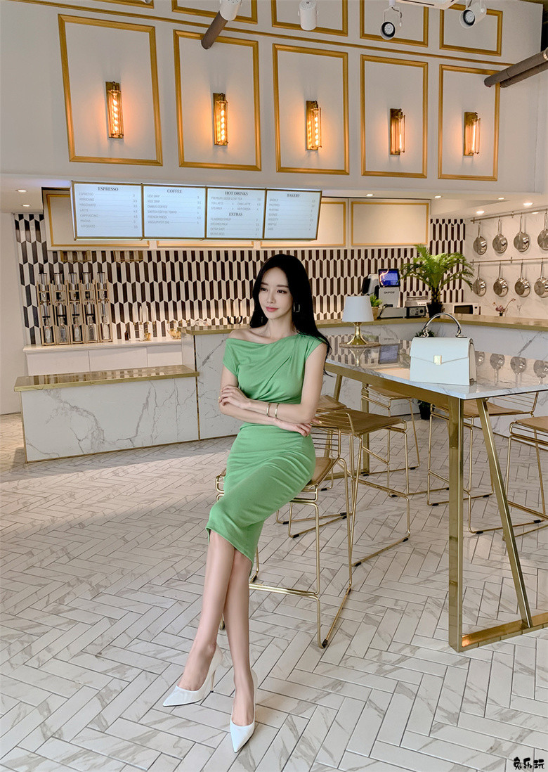 孙允珠·绿藤惹眼翡翠葱郁褶皱晚礼裙