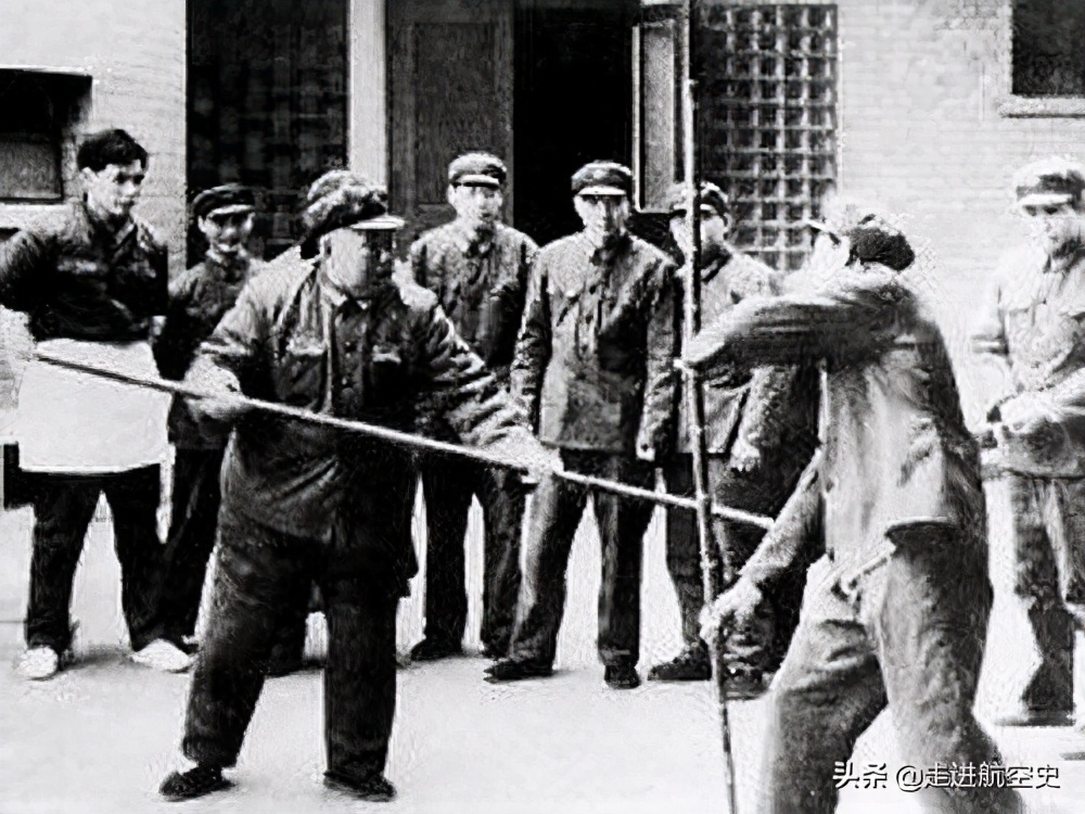 1948年许世友大放光彩，王耀武20年后哼出四个字：不堪回首