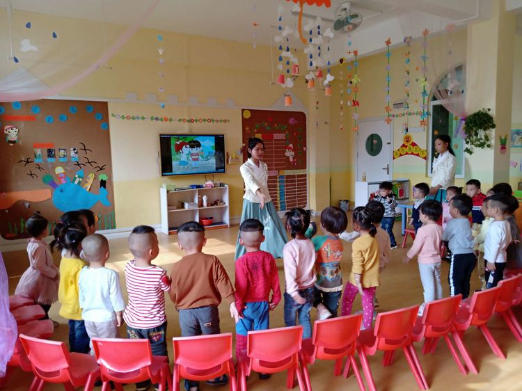 课程游戏化在幼儿科学探究活动的运用