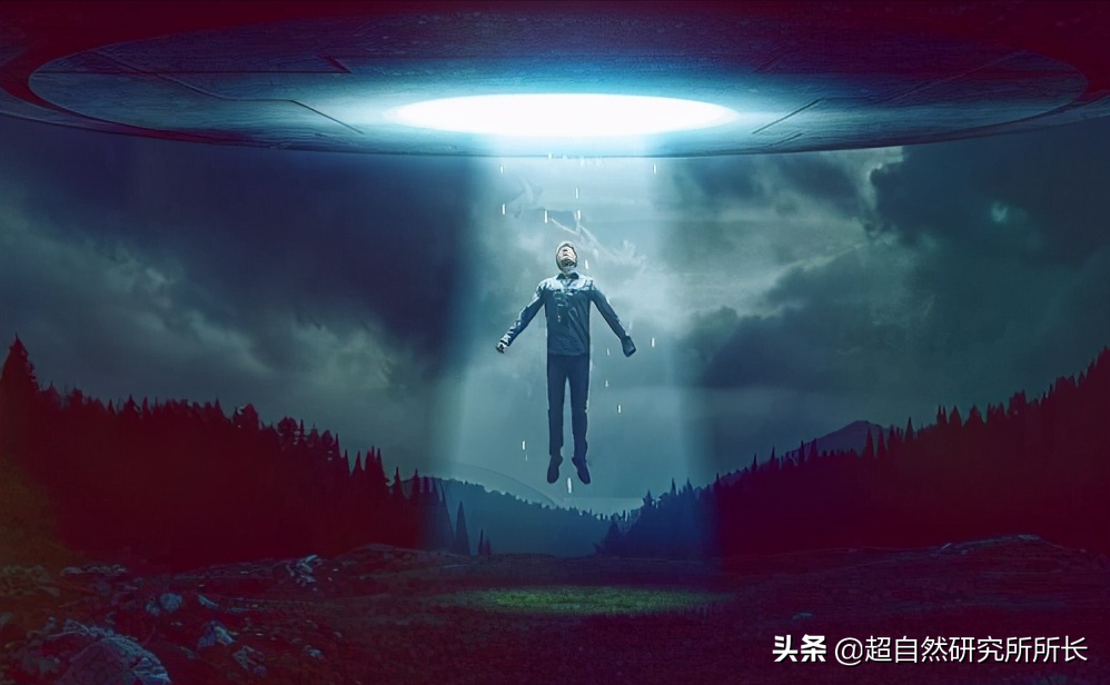 一位法國老人的外星之旅，帶回了一切未解之謎的終極答案
