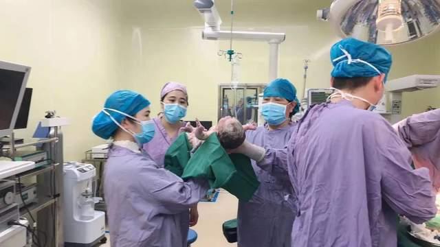 喜讯：1月12日江西中医药大学附属生殖医院的第一个宝宝出生啦