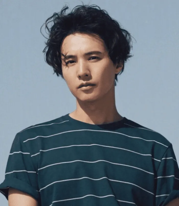 9年没演过戏，纯靠脸就有花不完的代言费，广告一签就是18年