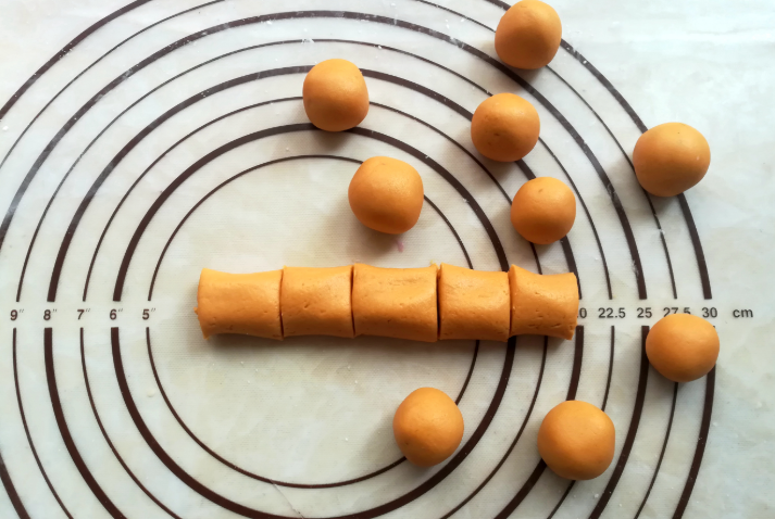 自制红豆三色芋圆，香甜软糯，做法简单，比甜品店的还好吃