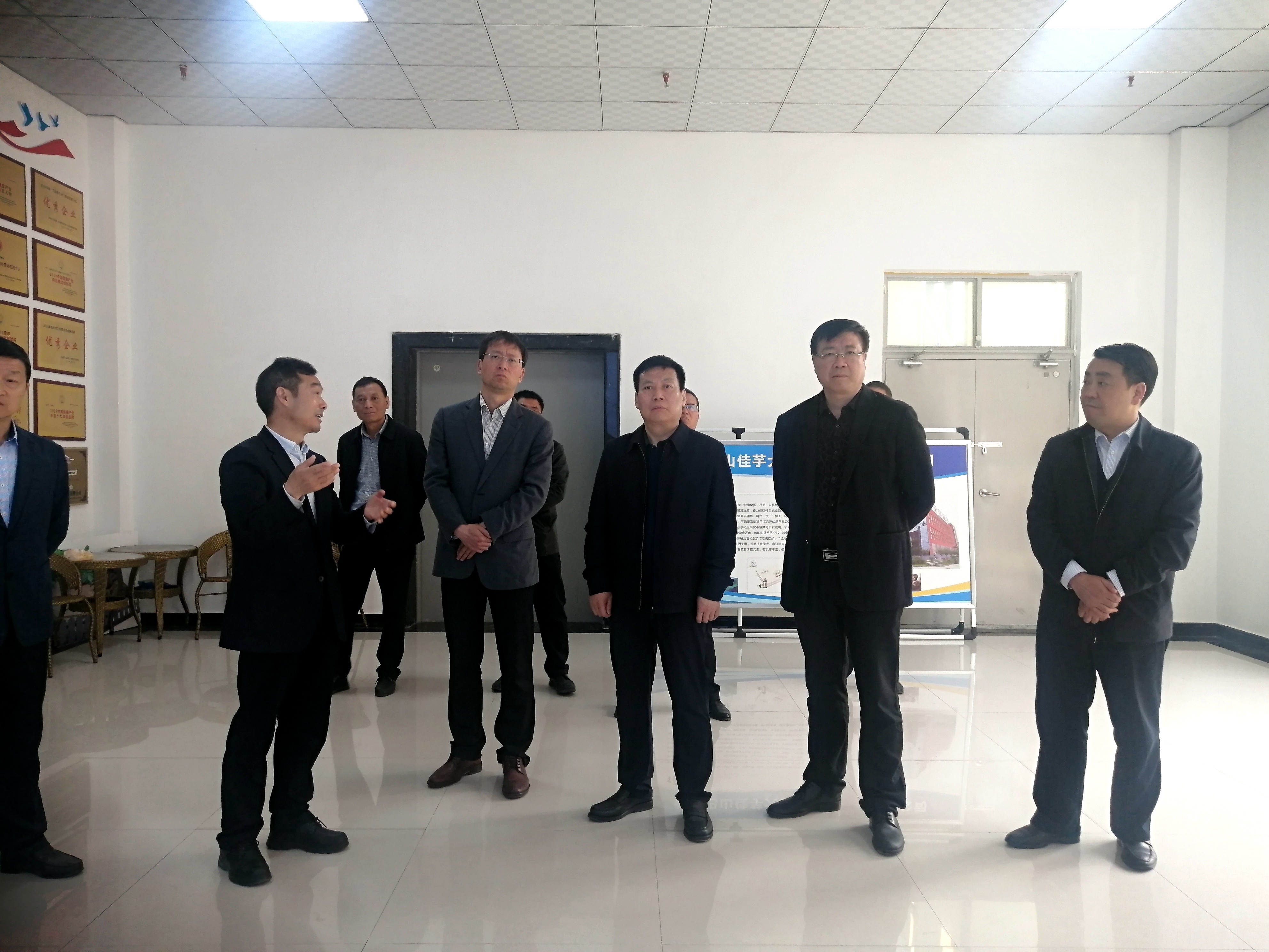 市人大常委会党组书记邹顺生到汉滨调研重点项目建设工作