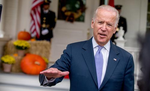 拜登使3招对付中国，“蓬佩奥入狱”在全美沸腾