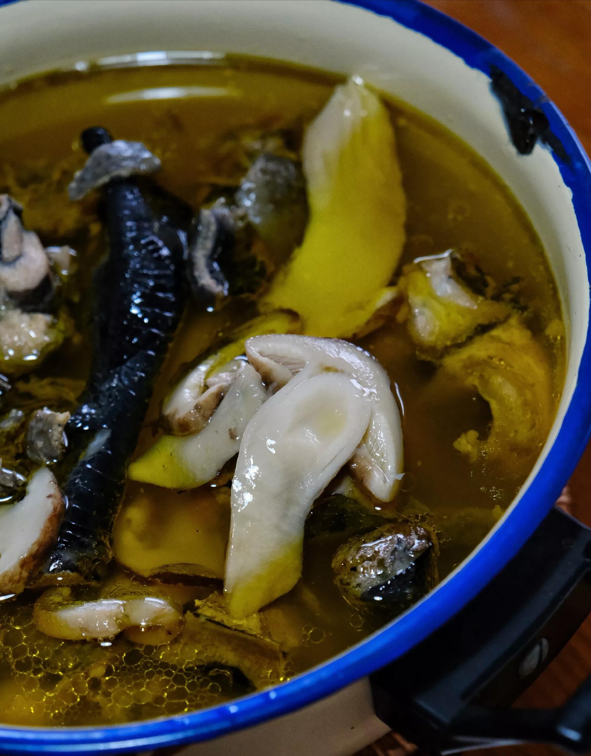 Matsutake chicken broth, chopped garlic and green pepper fried with