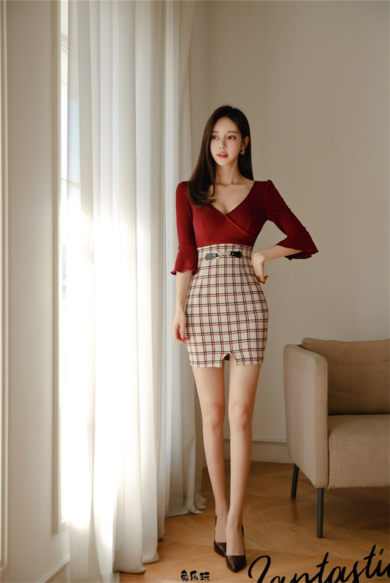 孙允珠:赤霞珠红酒愠色扇叶蝶形衣裙