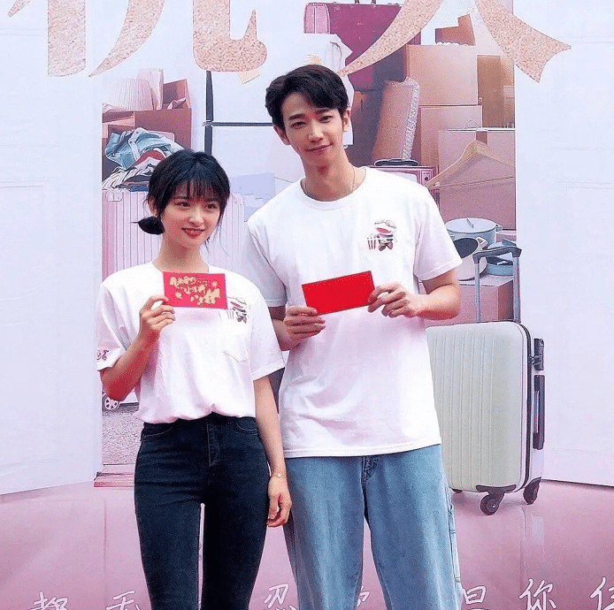 沈月近照简直像换了个人，大象腿变“筷子腿”，网友：逆袭了