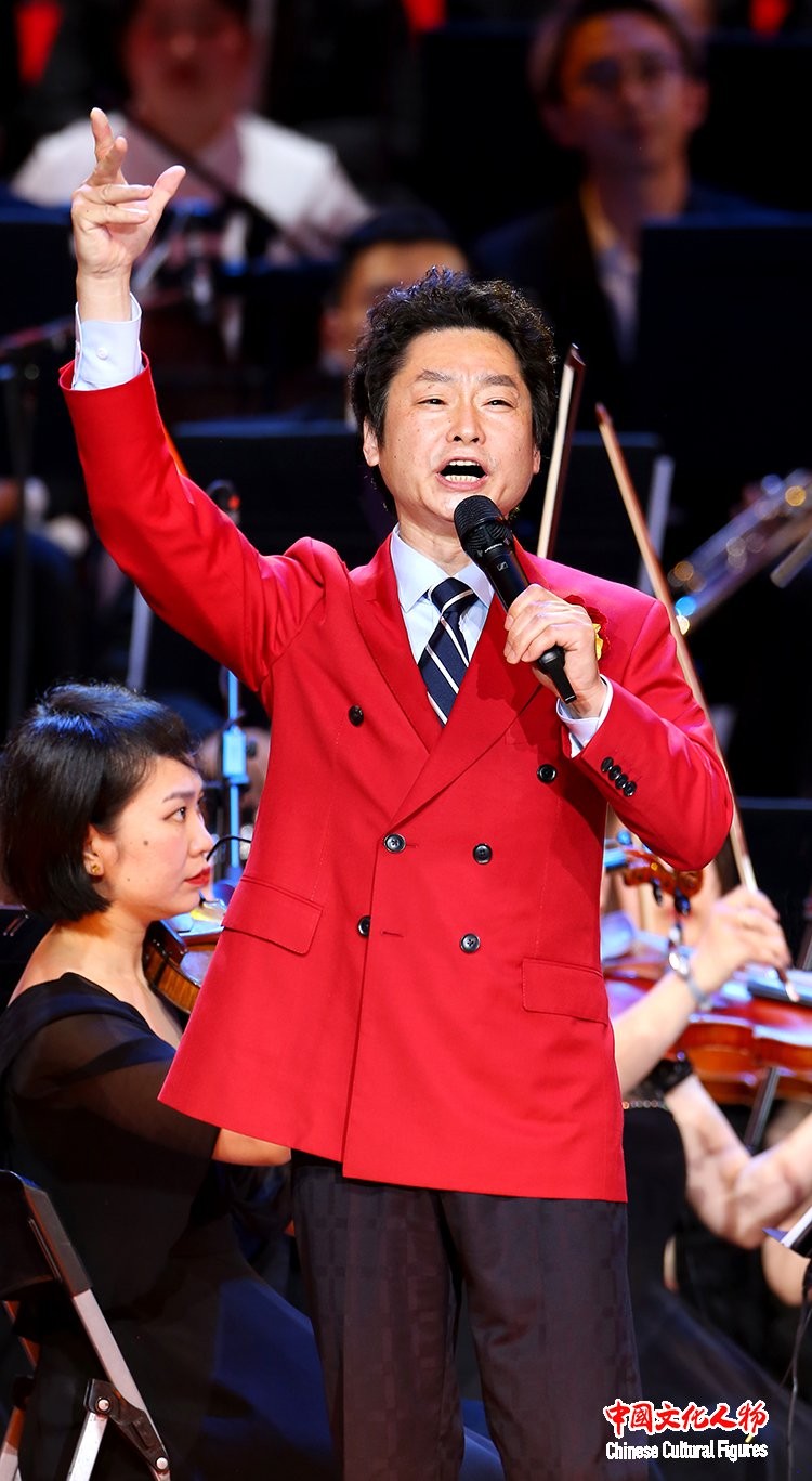 郁钧剑从艺五十<font color=red>周年</font>回乡演唱会70位歌唱家倾情演绎民族经典