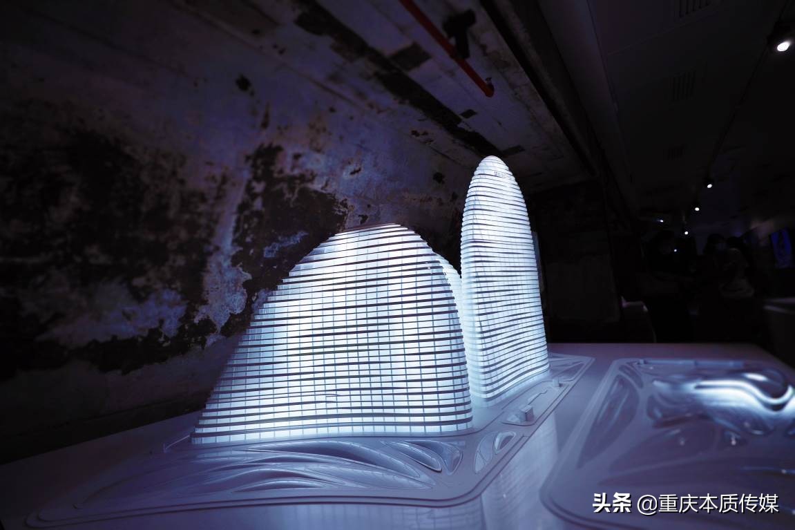 无限极广场及萃雅肌底液在扎哈建筑事务所上海特展展出