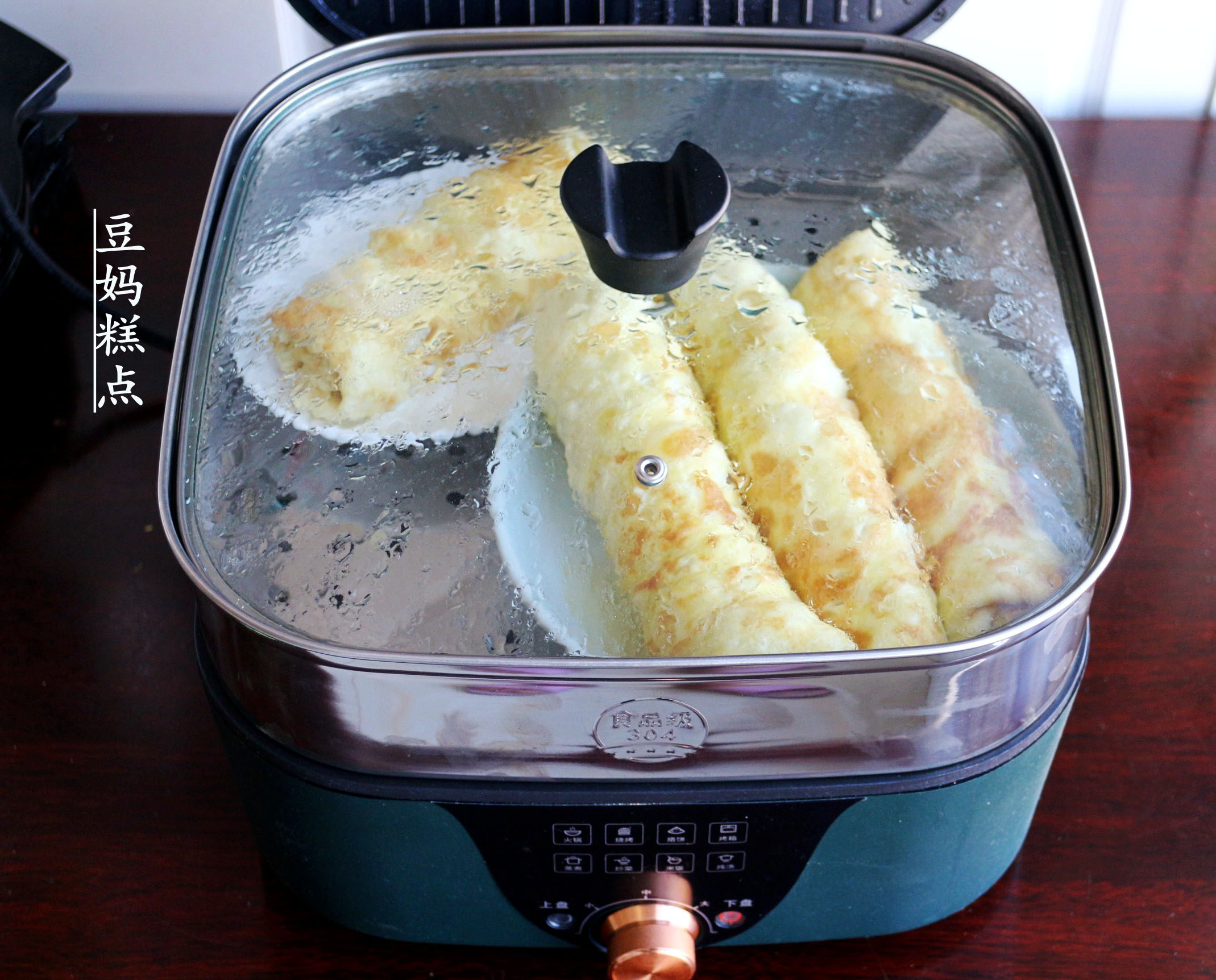 年夜飯壓軸菜，一卷一蒸“蒸蒸日上”，自家吃待客都拿得出手