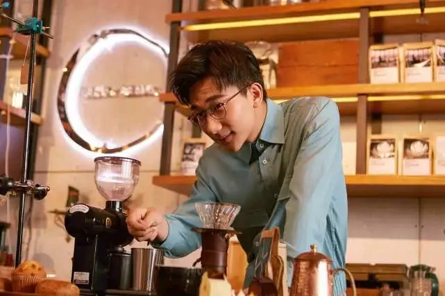 马伊琍被爆恋上小17岁男星？女方考入上戏深造时