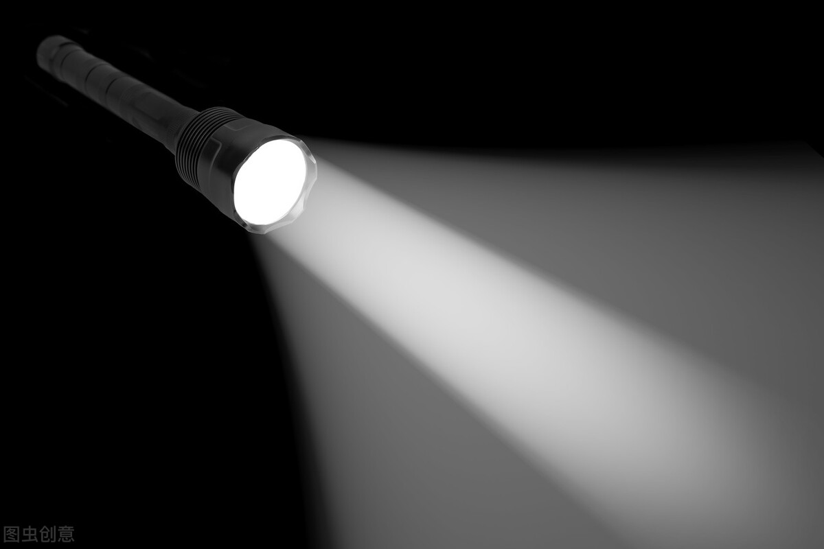 When running with a flashlight, can the light of the flashlight exceed