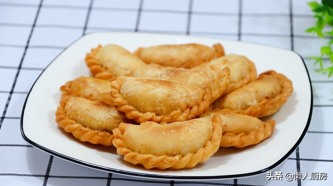 過年做這道小吃，包滿花生餡，寓意錢包滿，是招待客人必備的食品