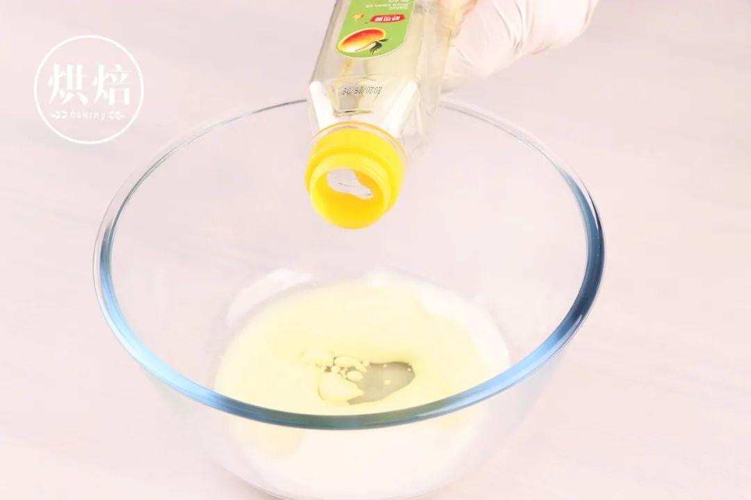 埋进椰香奶油慕斯里的芋泥卷 光看介绍就知道就多好吃了