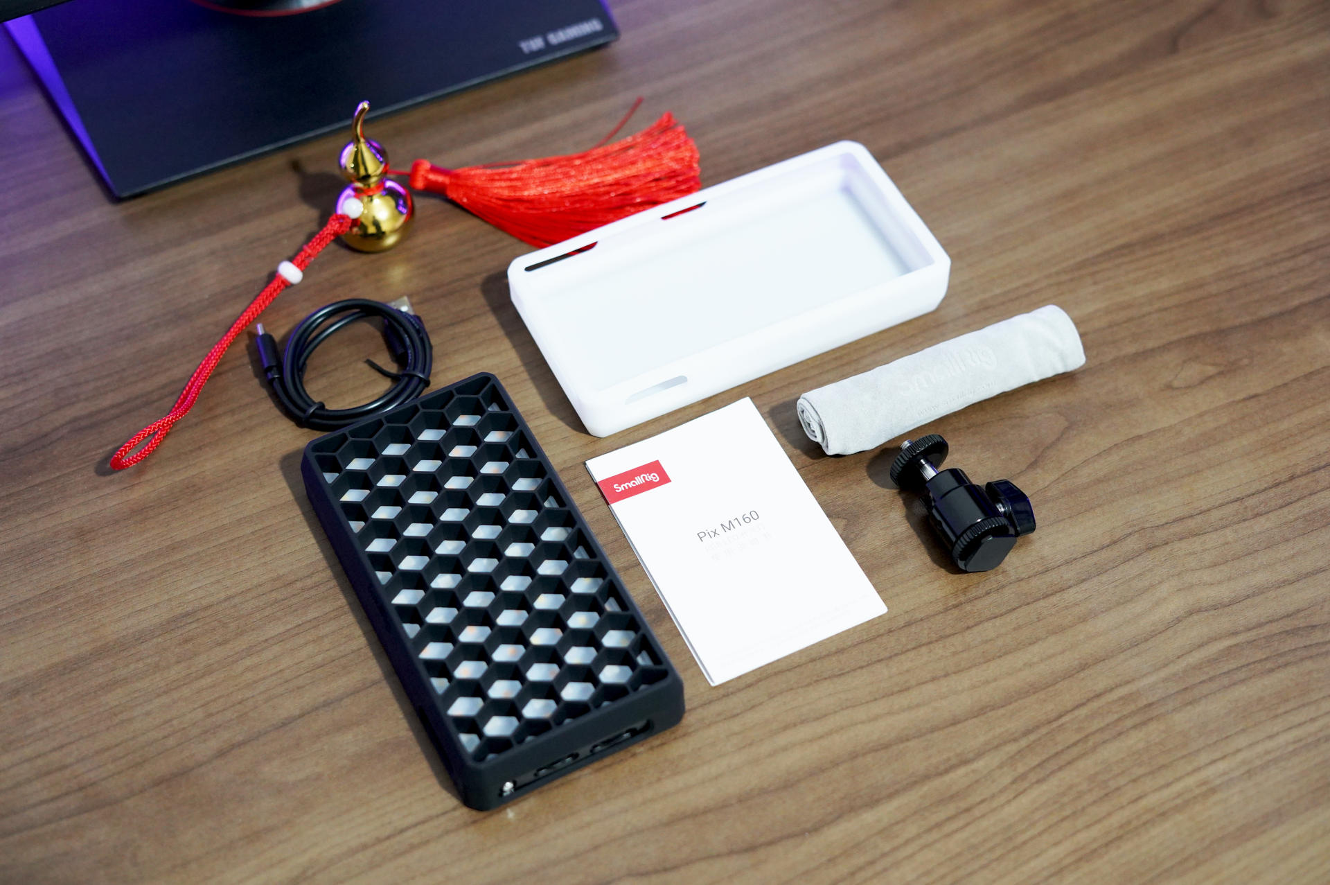 光影艺术 唾手可得的控光原来如此简单 斯莫格Pix M160 RGB补光灯