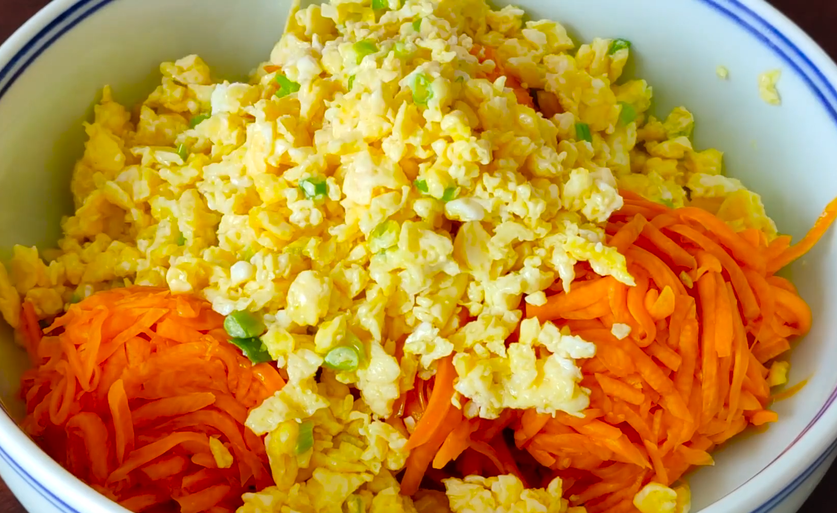 Eat more pumpkins in the fall, add 4 eggs, do not steam, boil, or fry, and eat them as soon as they are served.