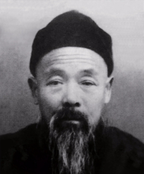1950年，一老汉将儿子坟墓里的书籍上交，党组织：国家一级文物
