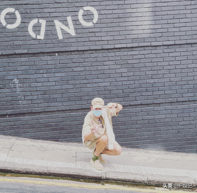 陈豪放假与老婆子女度假享受家庭乐 当摄影师为太太拍下很多美照