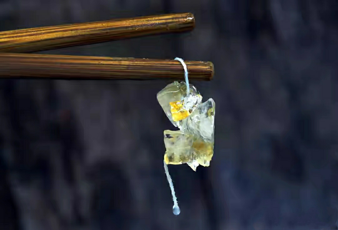 同样是冰糖，白冰糖和黄冰糖的区别很大，弄懂了再买不吃亏