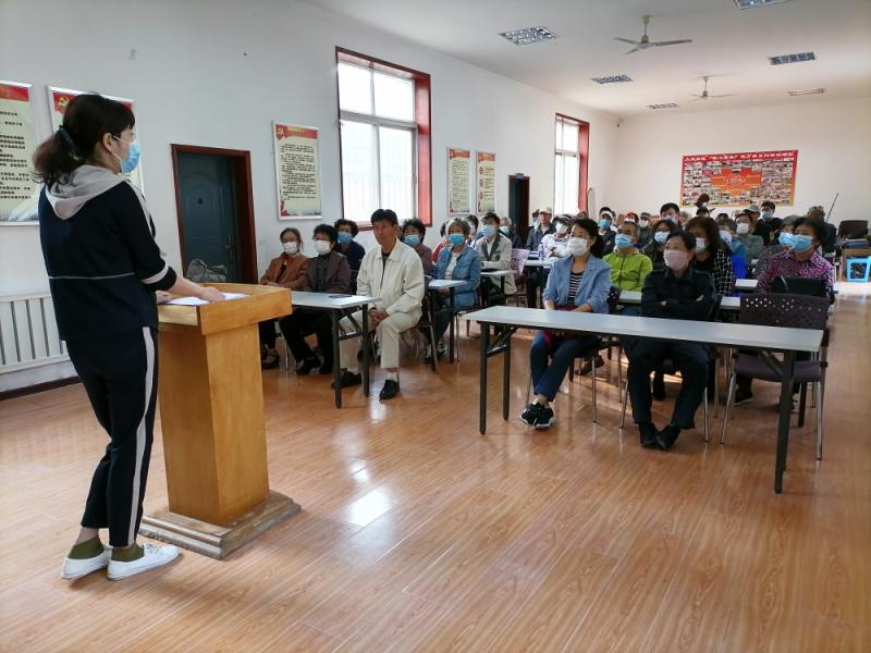 马栏街道 大庆社区开展全民国防教育宣讲活动