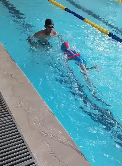 奥运二代：拳王儿子打马球，田亮女儿打网球，刘国梁女儿超过父亲