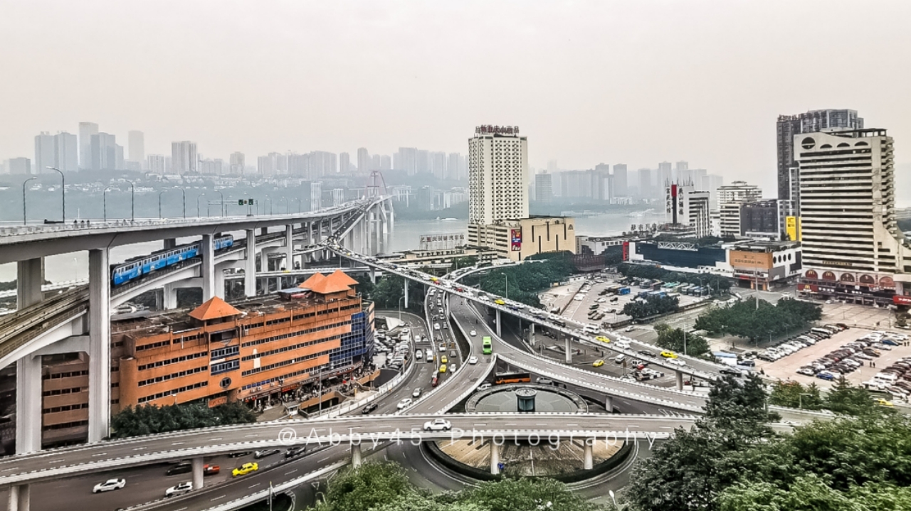到山城重庆旅游，要感受8D魔幻城市魅力，这些地方千万别错过