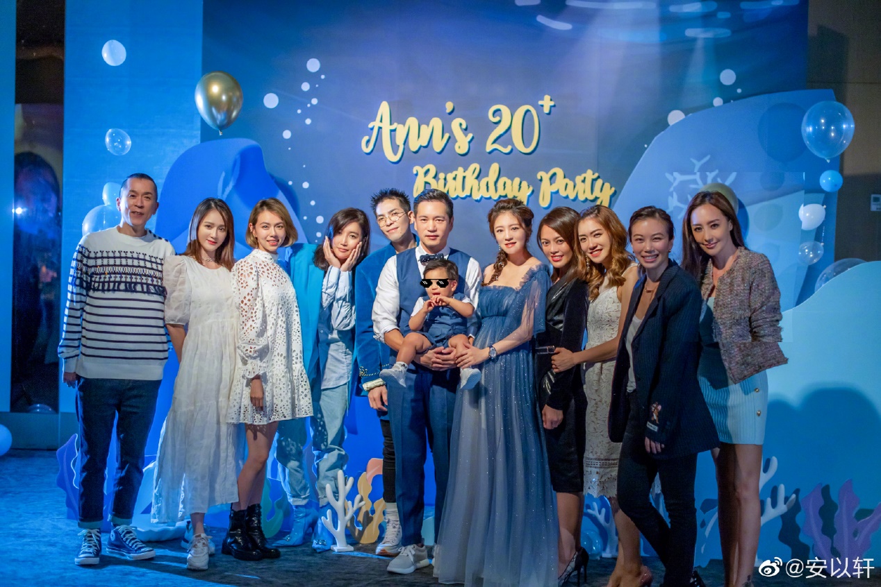 安以轩晒二胎孕肚照，豪门老公亲吻大肚，上一胎送老婆过亿豪宅