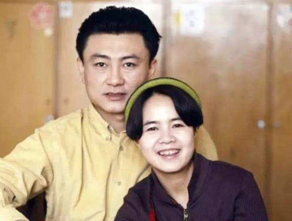 《大風(fēng)車》金龜子：何炅老搭檔，與新聞聯(lián)播主持人結(jié)婚，羨煞旁人