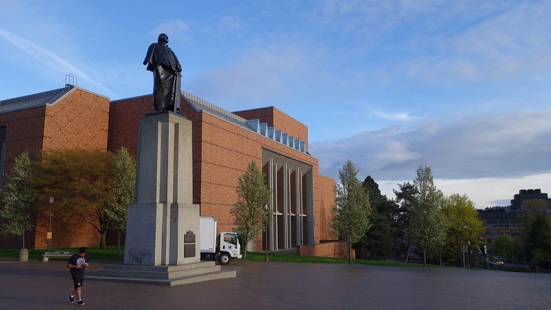 高考神童何碧玉，14岁高考以750分上清华，如今却定居美国搞科研