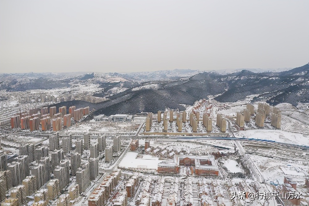 Jinan snowed, boat takes new city of Jinan the eastpart part, take the beautiful scenery after you watch snow