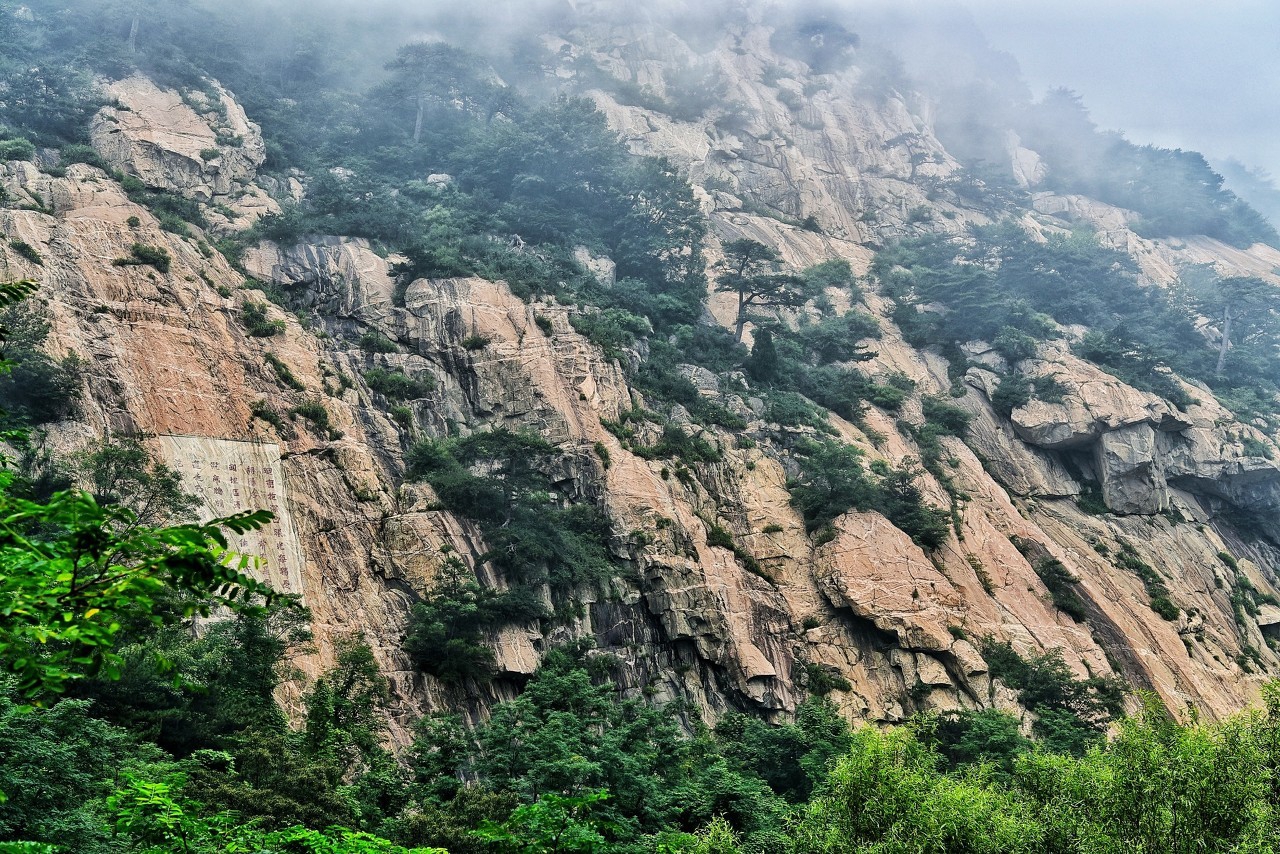 岱宗是什么山(泰山又名岱山、岱宗，位于山东省中部，隶属于泰安市)