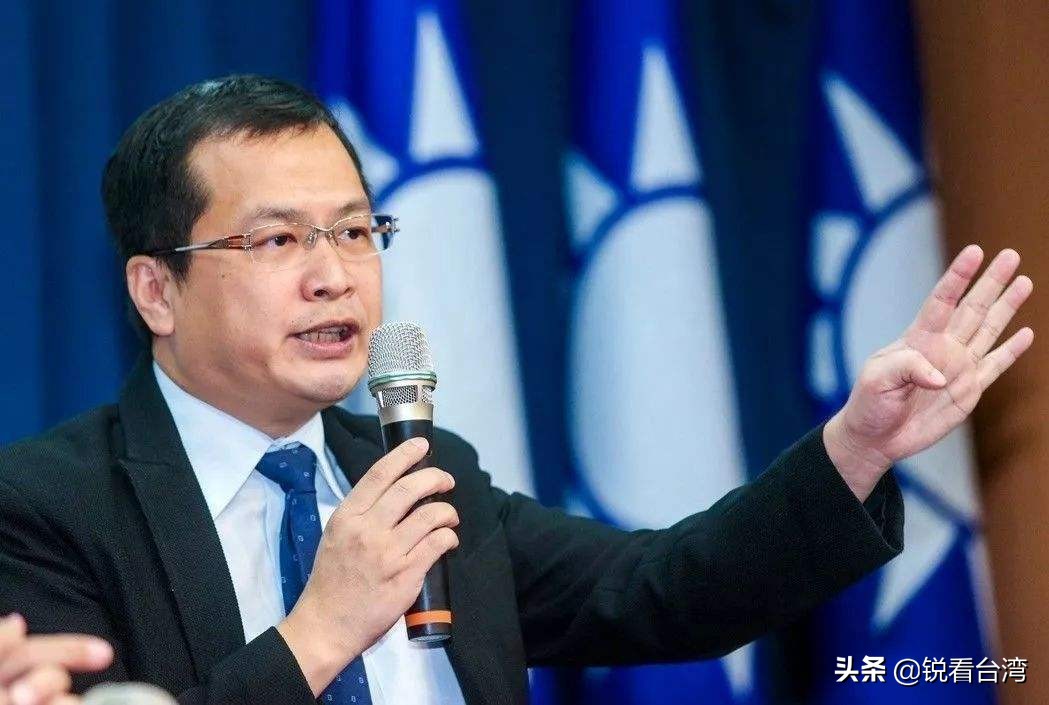 馬英九子弟兵赴警察局�自首�：把我跟蔡英文一起抓去關