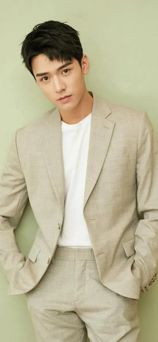 Gong Jun, Zhou Ye, Tong Dawei, Xian Xiaohua takes the black and red