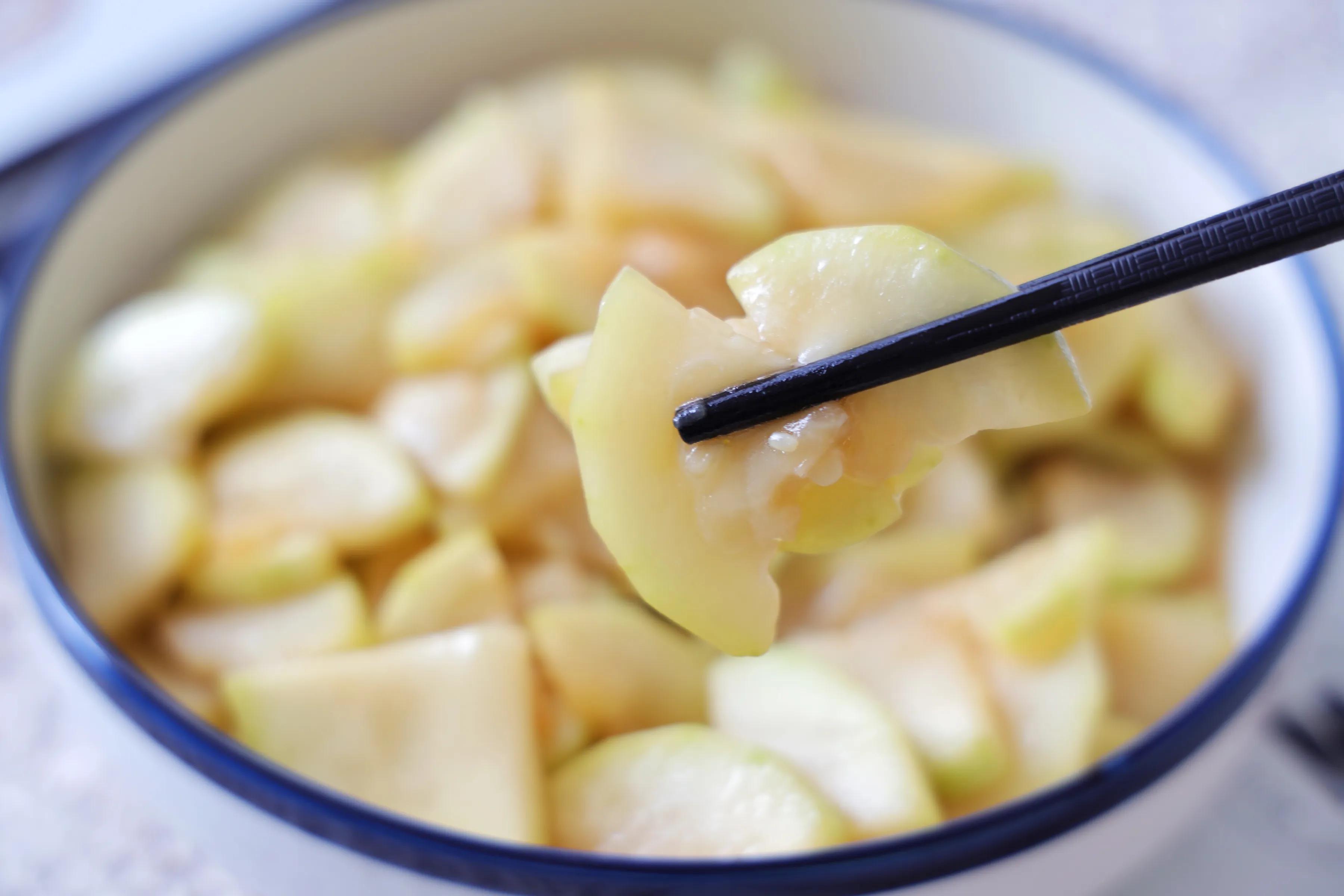 天气热，晚餐多吃这样的素菜，鲜嫩多汁又爽口，多吃也没负担