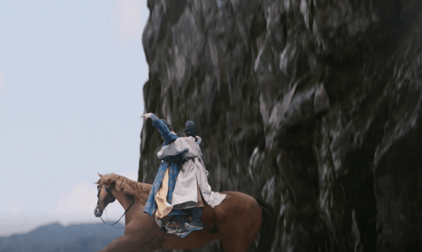 " skirt of the Neon since wind " provoke controversy again, xu Weizhou and horse drop together cliff, however still smooth and steady sit on horseback