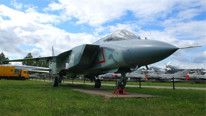 主动赠F35发动机技术，帮中国研发垂直起降战机