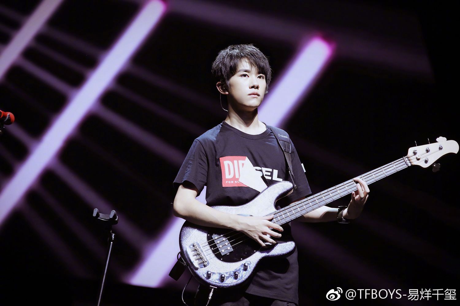 让我们来回顾一下TFBOYS的演唱会，有没有你认为的精彩瞬间呢？