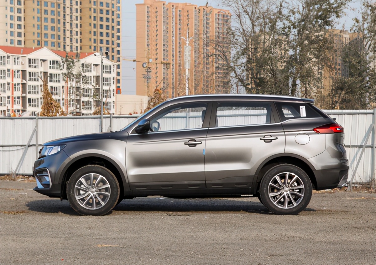 全新吉利博越，轴距2670mm，1.8T最大184马力