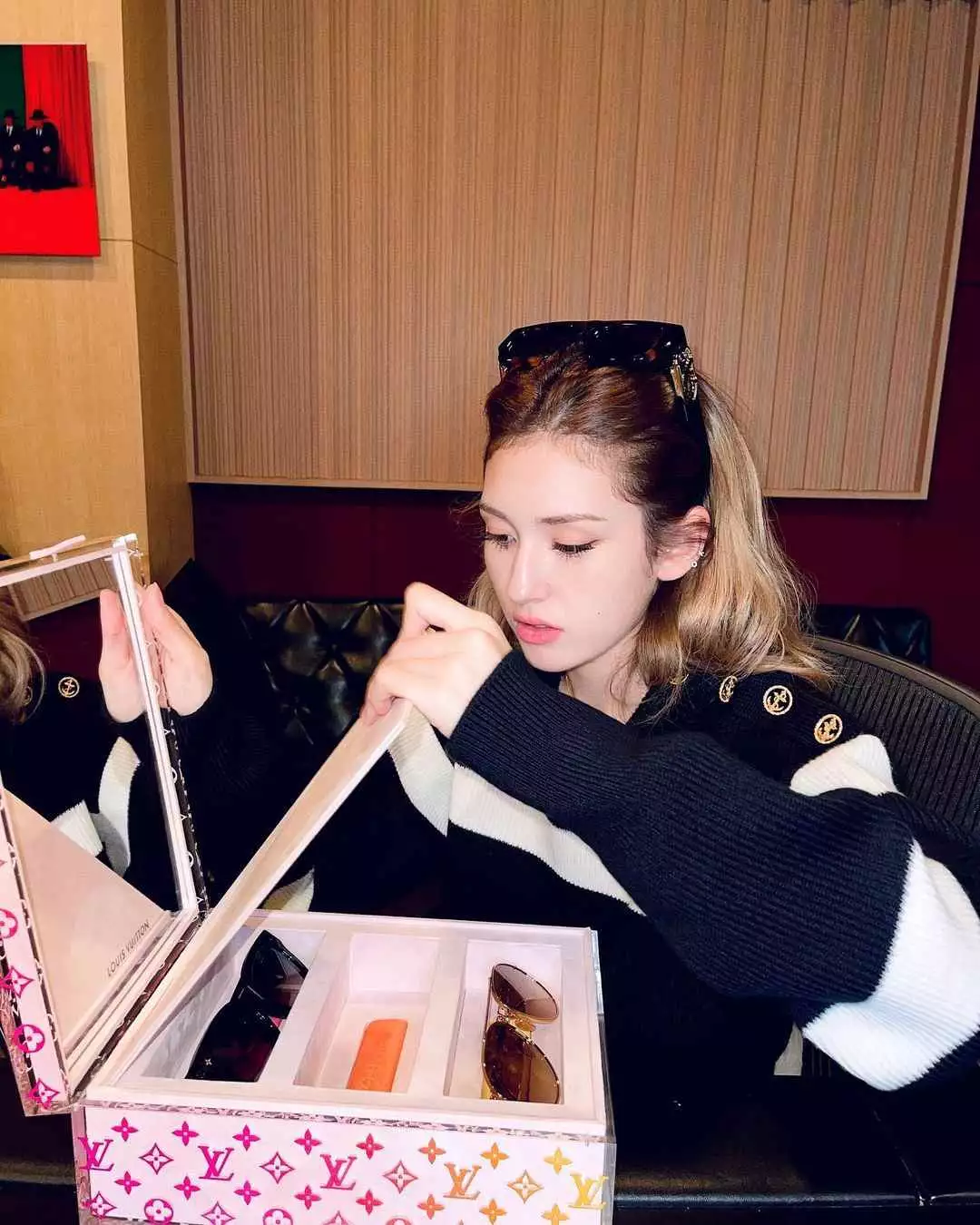 造型师失误?她穿与这位女团爱豆一样的衣服在《人气歌谣》上打歌