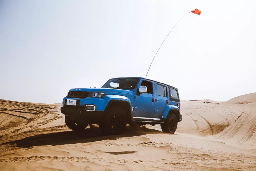 自主硬派越野怎么选？一箱油续航超1千公里的BJ40值得考虑