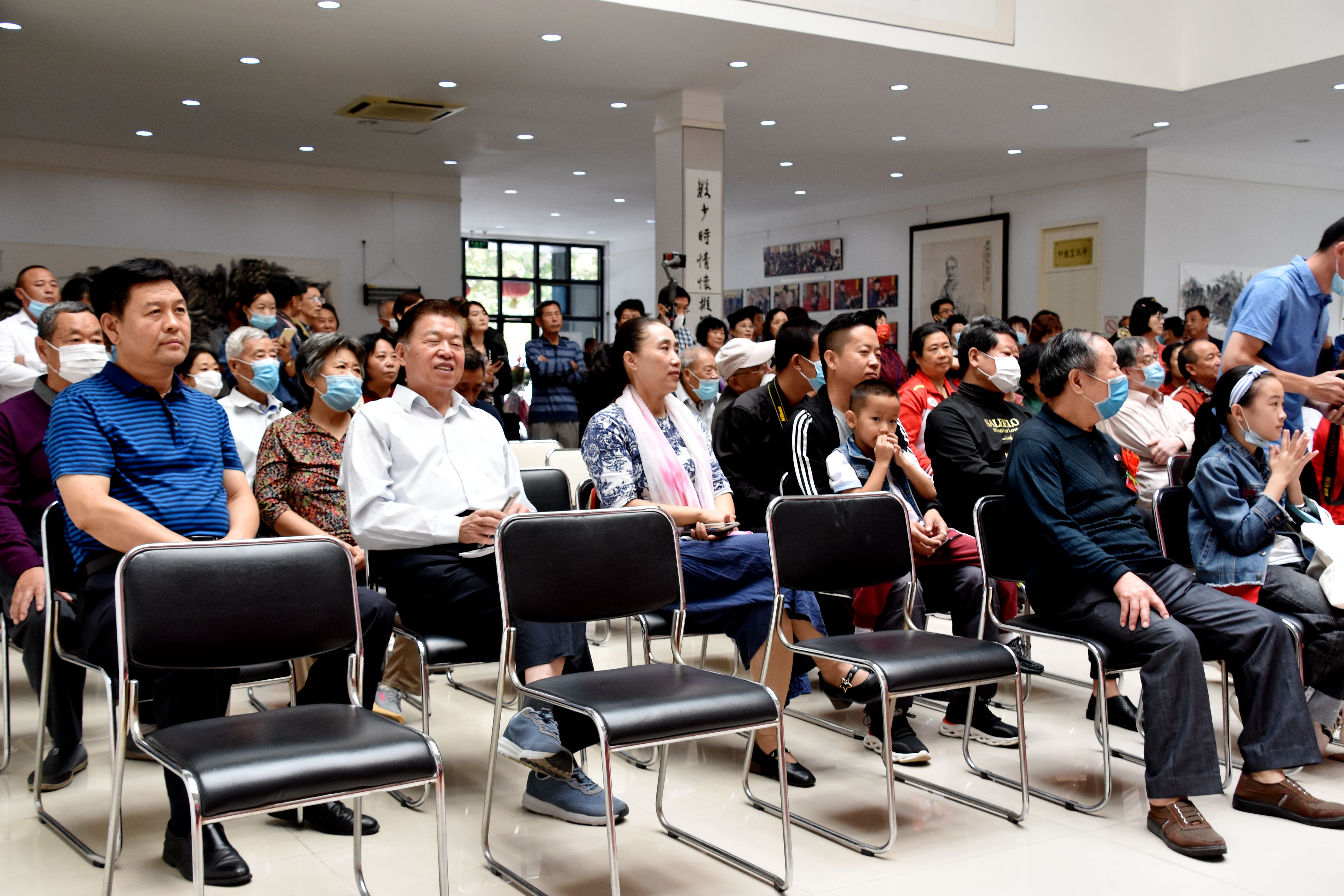 庆“十·一”七人书画作品展在郭味蕖美术馆隆重开幕