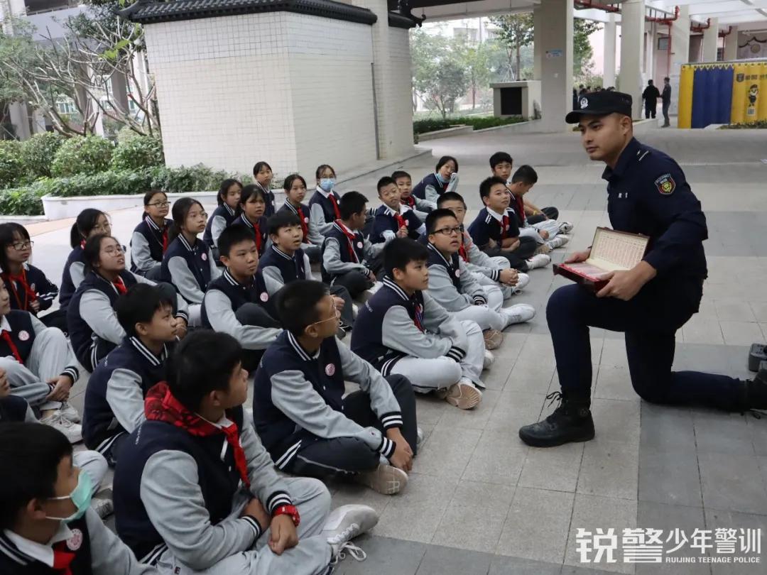 珠海锐警少年警训：安全教育进校园，护航珠海市梅华中学