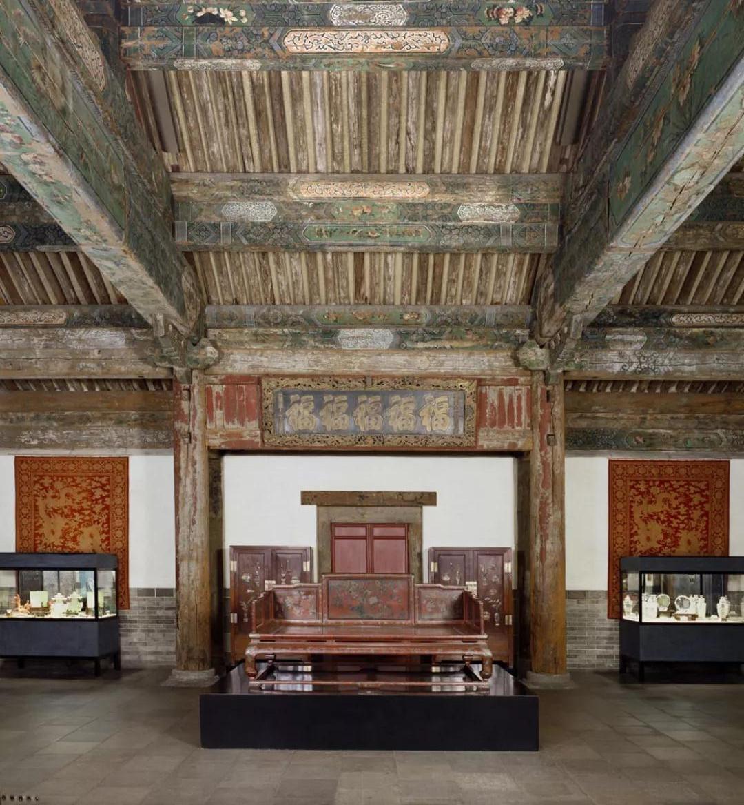 Walk into the Philadelphia Museum of Art: Look at the study of Chinese scholars in the Qing Dynasty, and look at the Palace of the Royal Palace